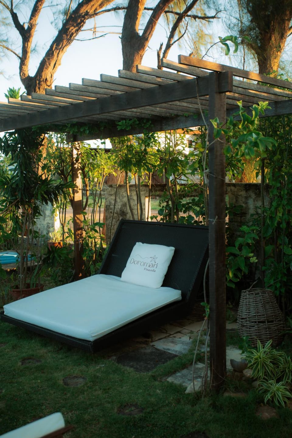 Swimming pool, sunbed