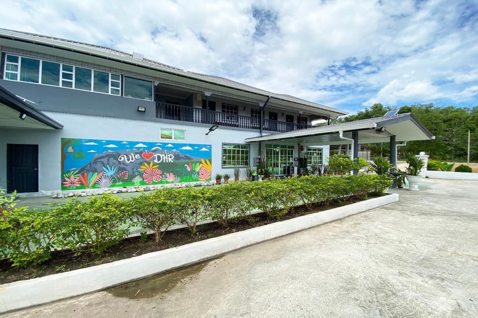 Facade/entrance
