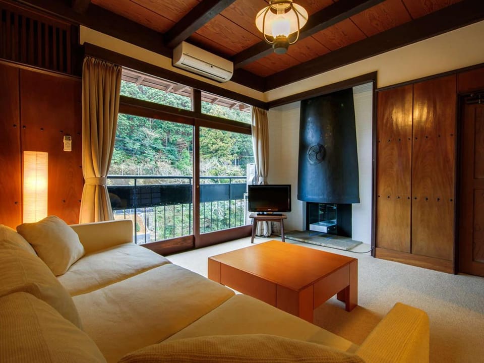 Shirakabe Ryokan in Shizuoka Prefecture