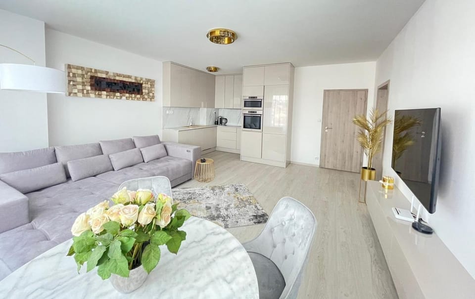 TV and multimedia, Kitchen or kitchenette, Living room
