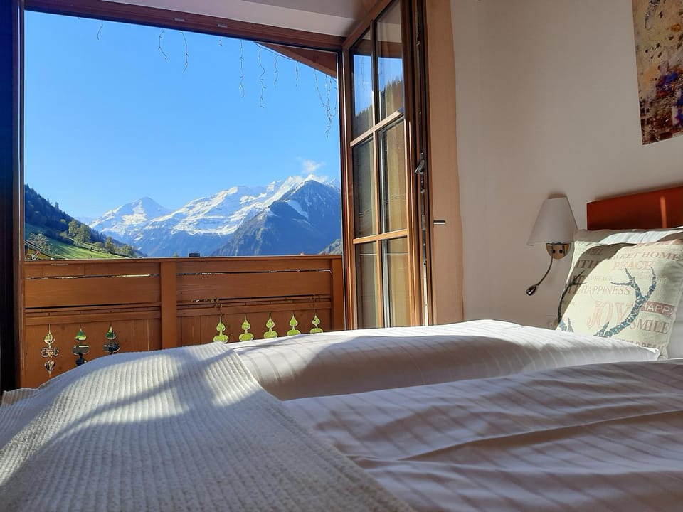 Bed, Bedroom, Mountain view