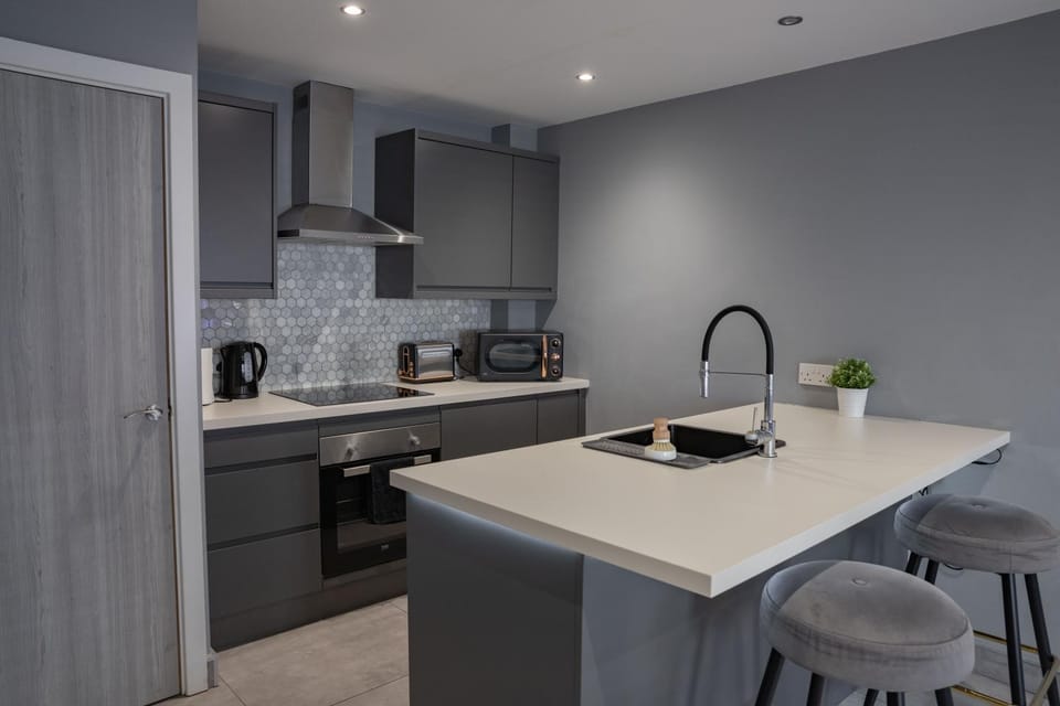 #4 Stylish City Centre Apartment with Free Private Parking, close to Hull New Theatre and Connexin Live Arena Apartment in Hull