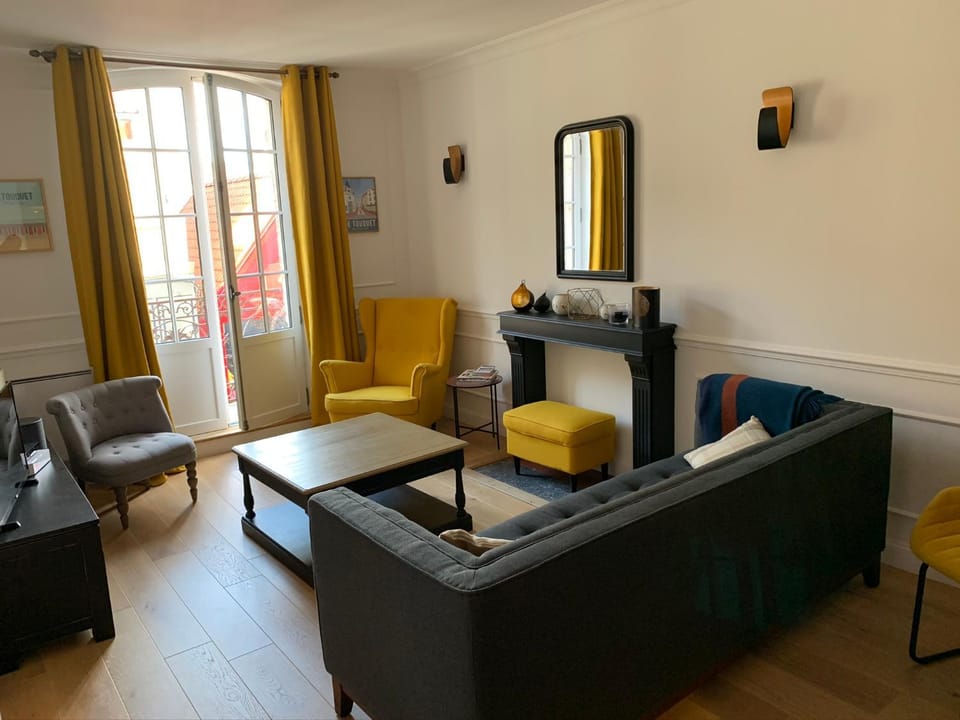 Living room, Seating area