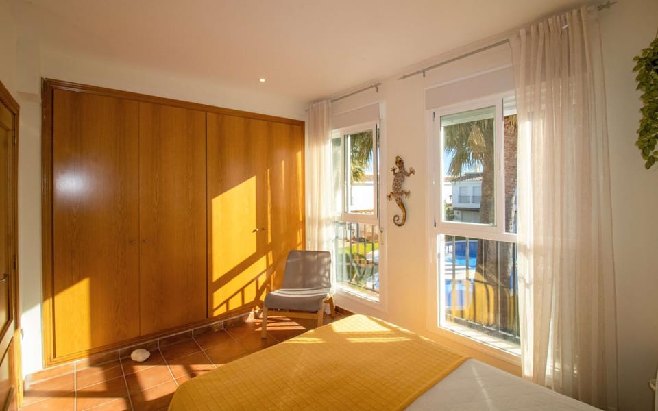 Bedroom, wardrobe
