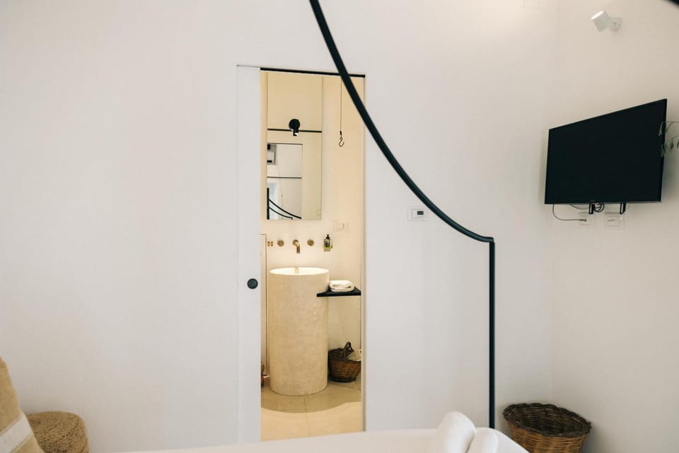 Bathroom, TV and multimedia