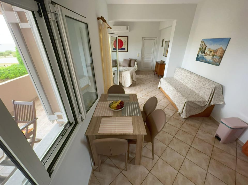 Coastal Charm-Getaway to Artichoke's Seaside Oasis Apartment in Lasithi