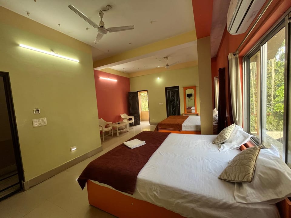 Green Earth Resort Hotel in West Bengal