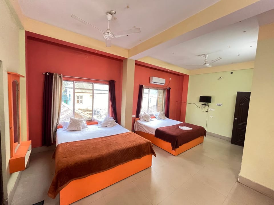 Green Earth Resort Hotel in West Bengal