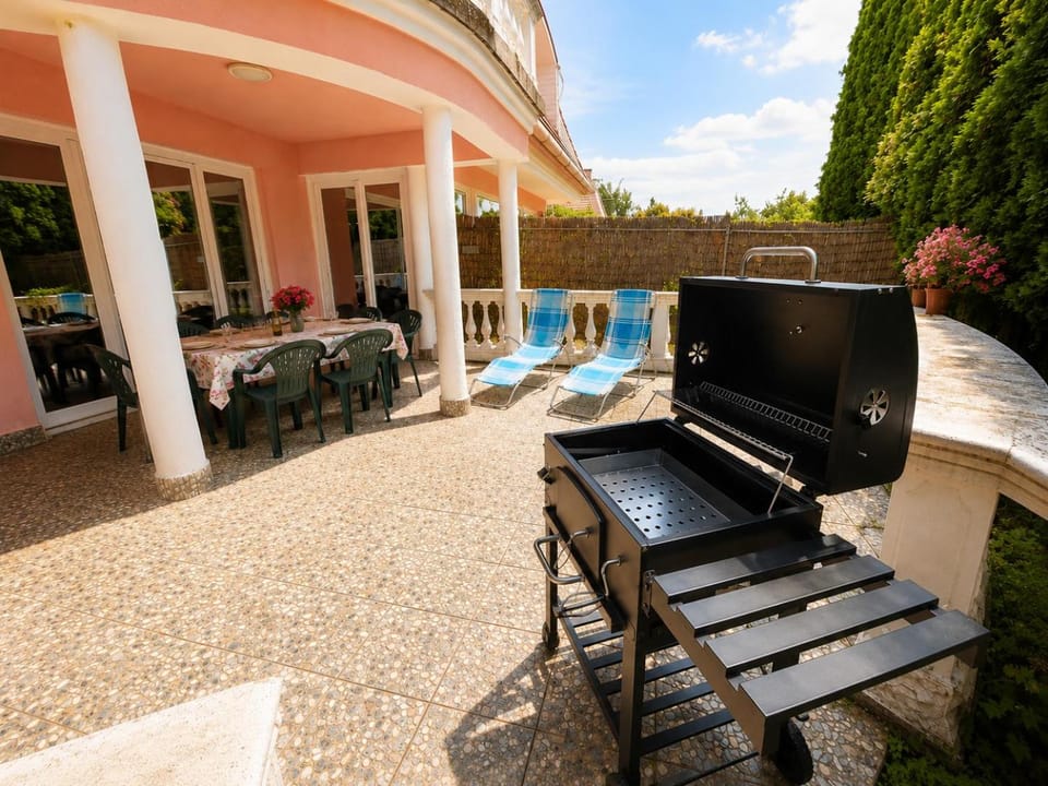 Day, BBQ facilities, Balcony/Terrace, sunbed