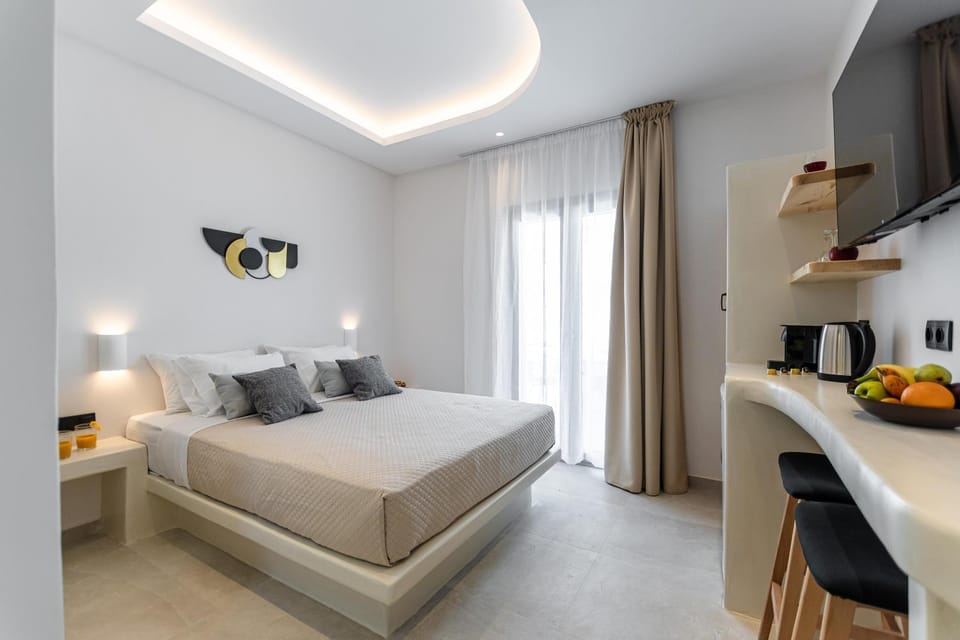 Bed, TV and multimedia, Photo of the whole room, Breakfast, towels, wardrobe