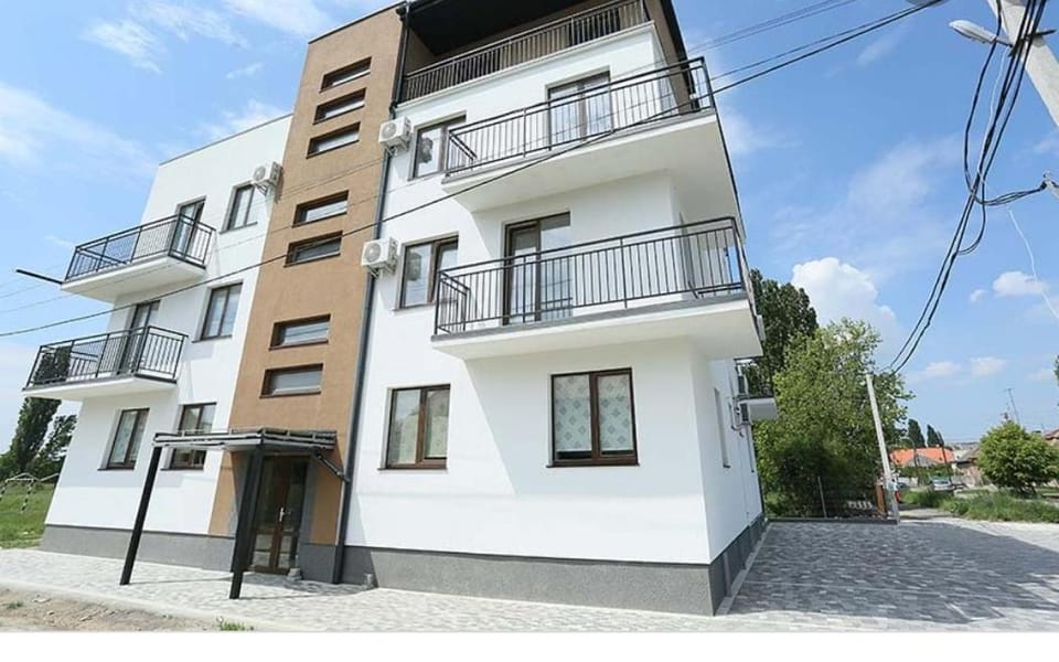 Property building, Facade/entrance, Neighbourhood