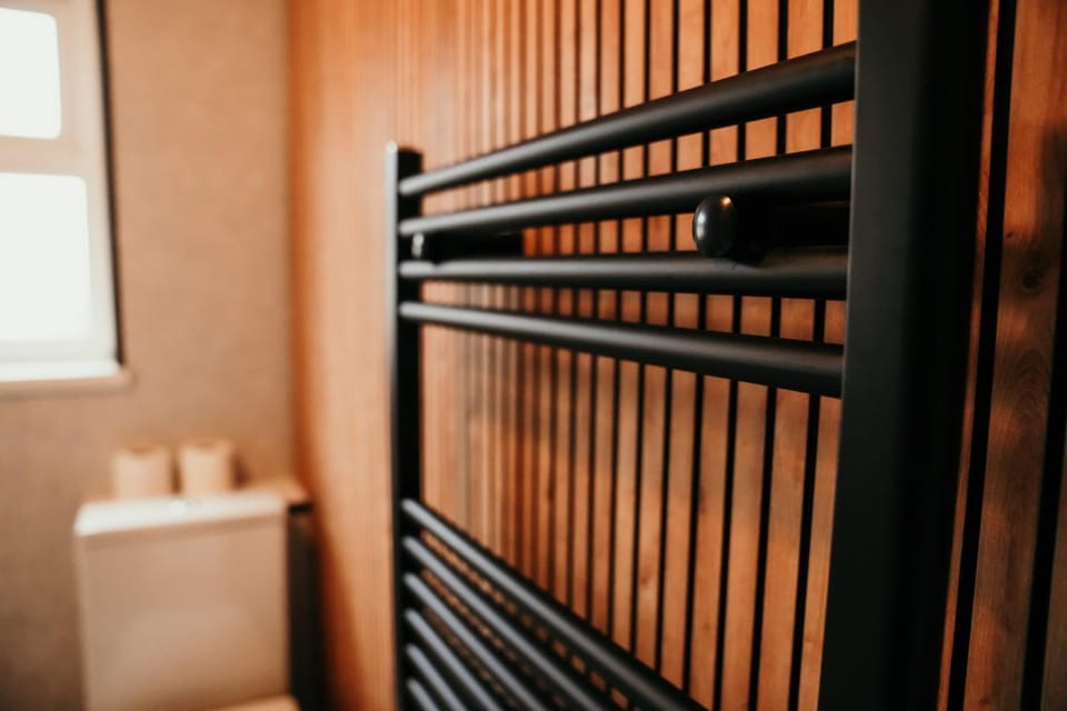 Toilet, Bathroom, towels