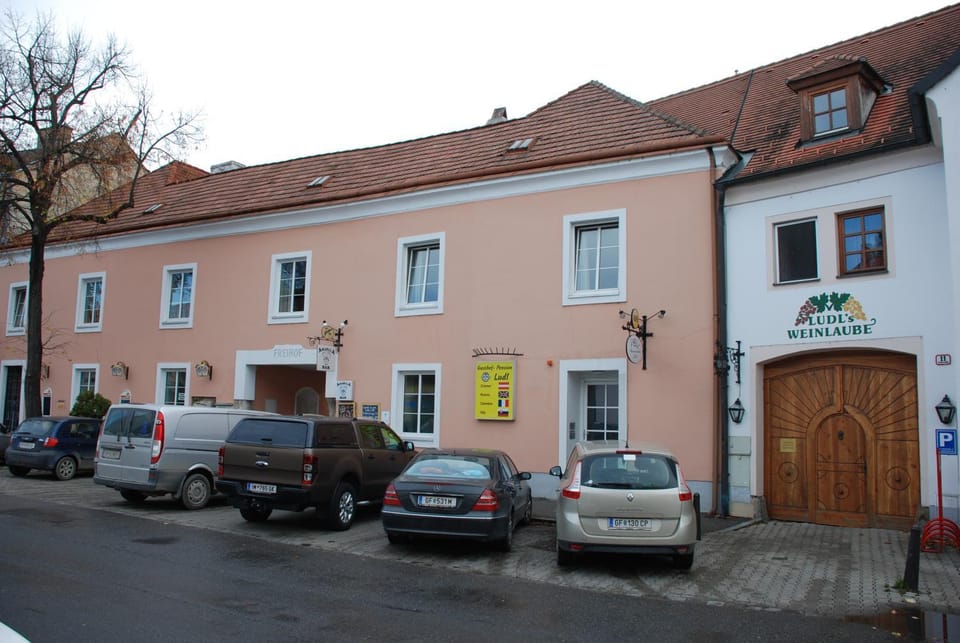 Facade/entrance