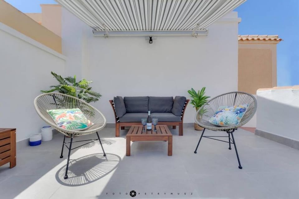 CASA TORRE Y SOL with big terrace & swimming pool House in Torrevieja