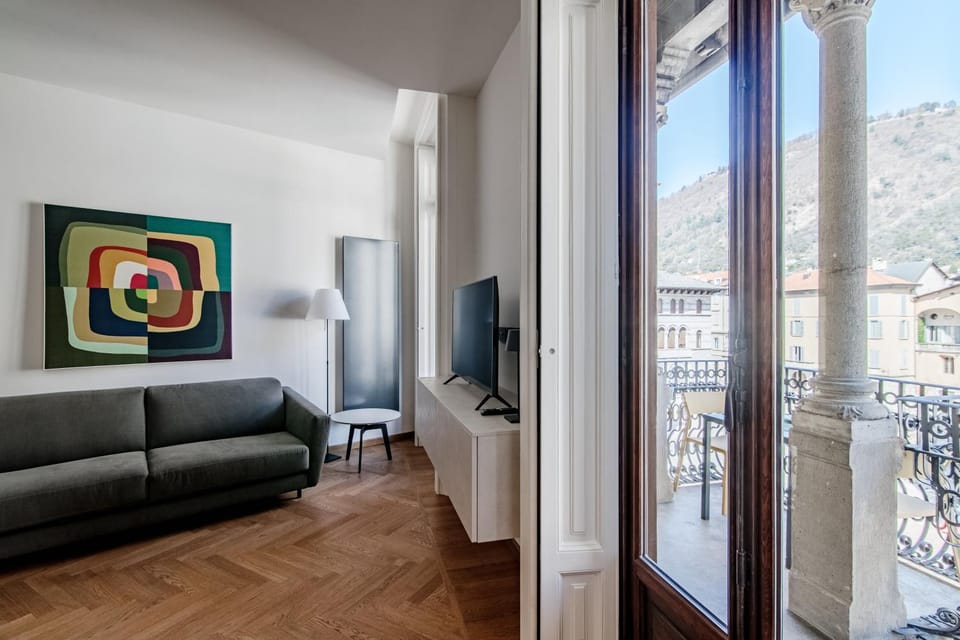 Nearby landmark, Living room, Seating area