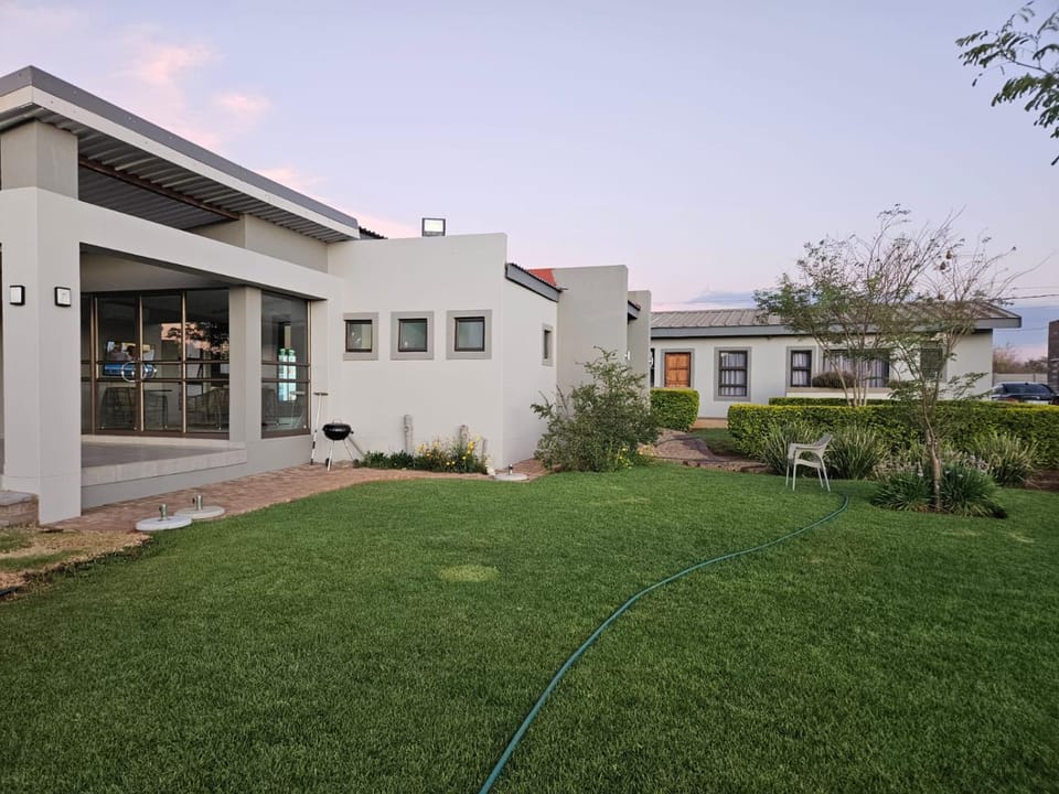 Village Kulture - Guest House Bed and Breakfast in Gauteng