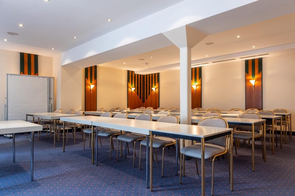 Meeting/conference room