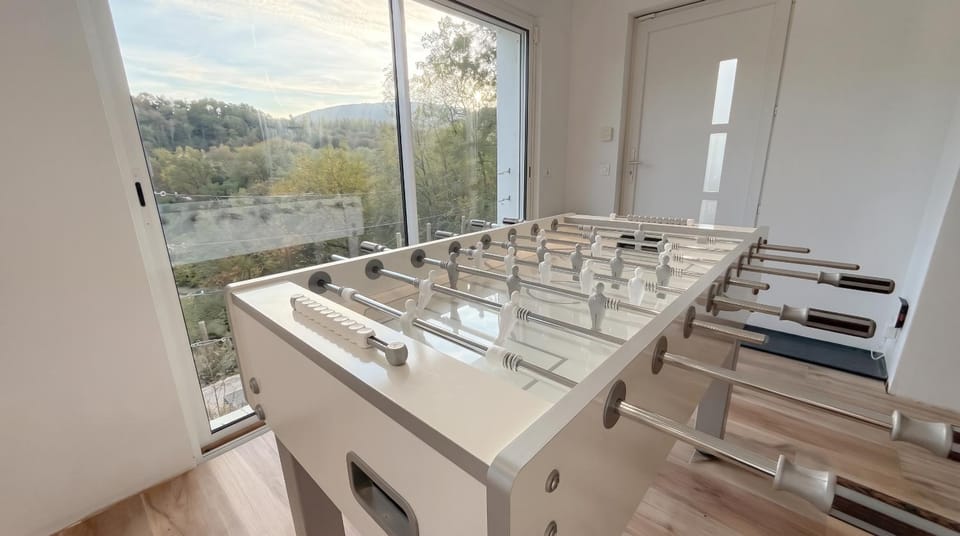 River Villa with amazing view + Jacuzzi, Garden, Forest access Villa in Haute-Savoie