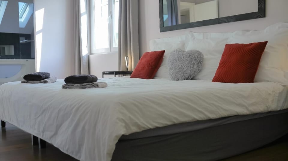 River Villa with amazing view + Jacuzzi, Garden, Forest access Villa in Haute-Savoie