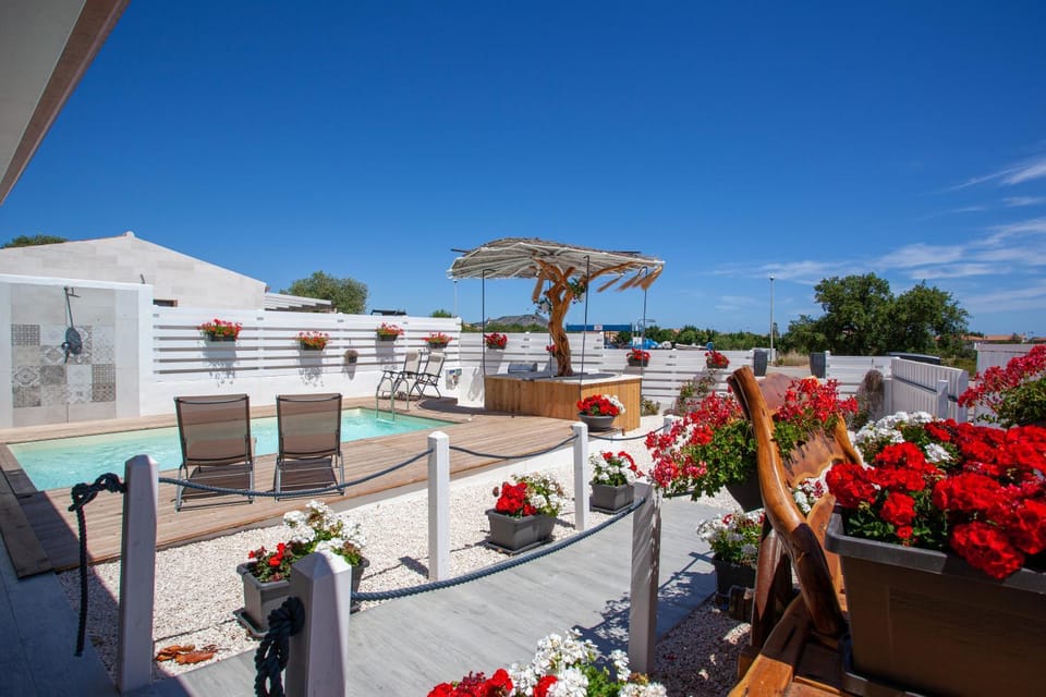 Patio, City view, Pool view