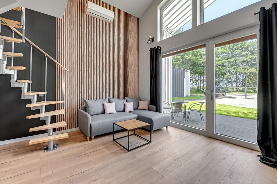 Balcony/Terrace, Living room, Seating area, Landmark view