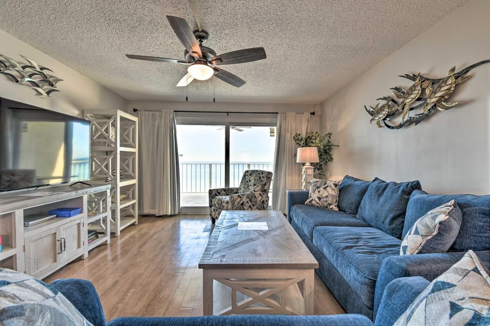 Beachfront PCB Escape w/ Free Beach Chair Services House in Lower Grand Lagoon