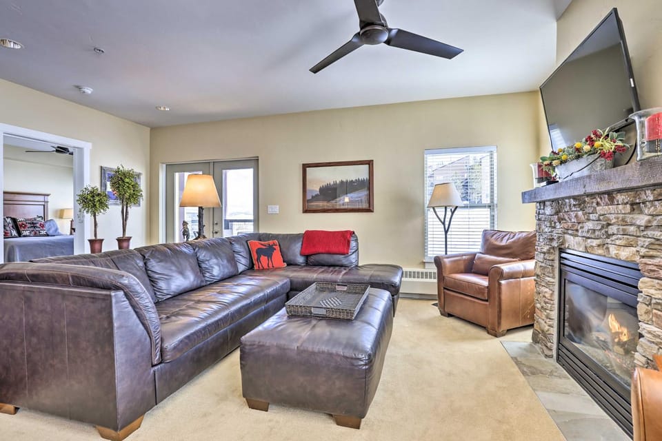 Ski-In/Ski-Out Granby Base Camp Escape w/ Balcony House in Granby