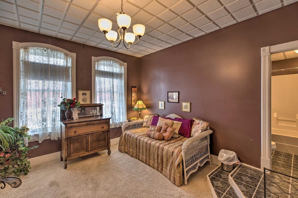 Pet-Friendly Apt: 2 Blocks to Riverside Park! Apartment in Yankton