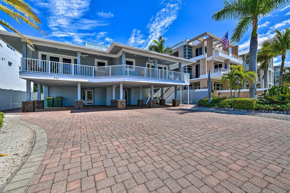 Gulfview Lido Key Gem - Walk to Beach & Shops House in Lido Key