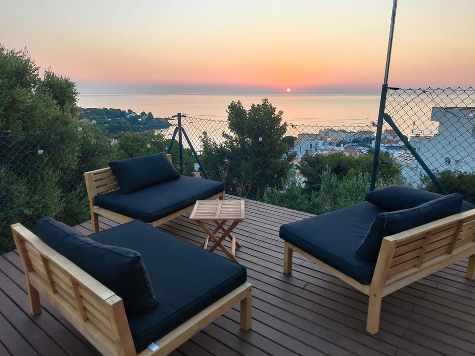 Costa Brava apartment with stunning sea view Apartment in Alt Empordà