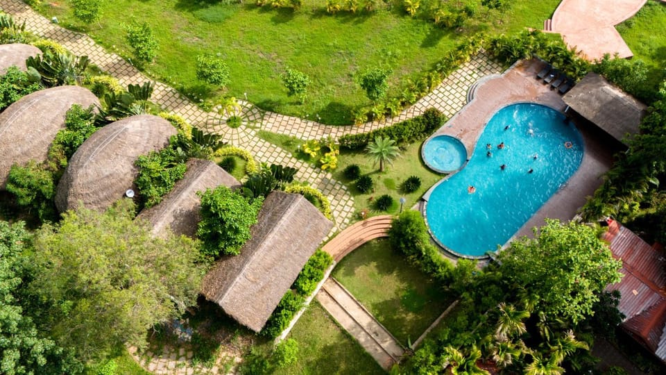 Property building, Swimming pool