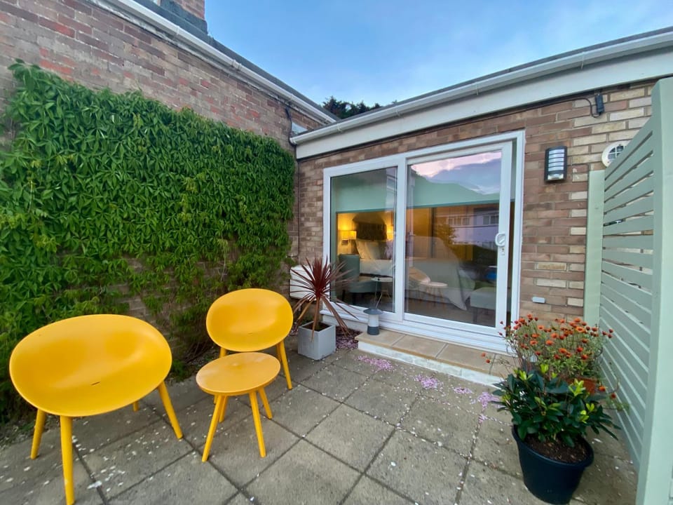 Patio, Facade/entrance