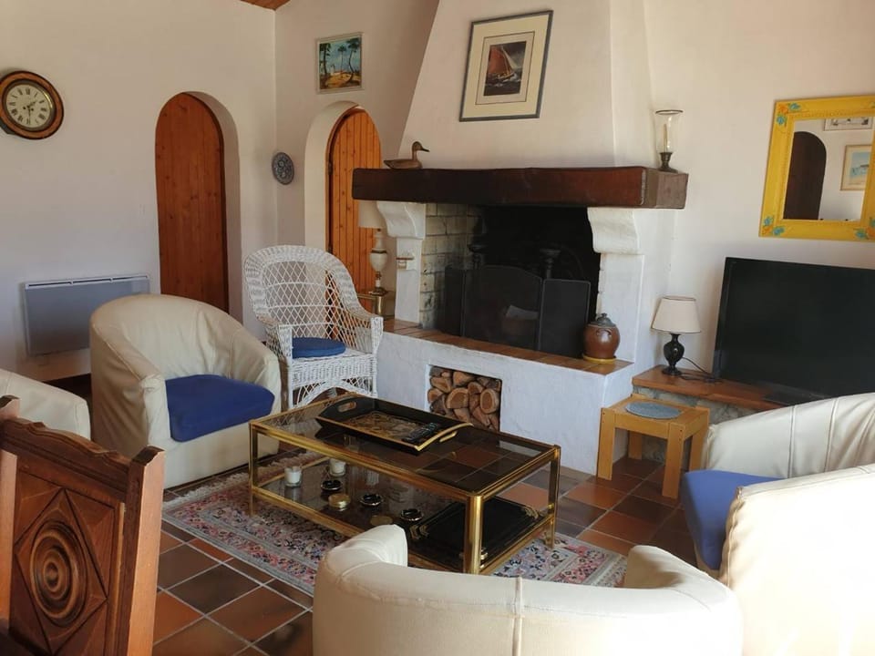 Maison spacieuse 6 couchages, proche plage à La Guérinière, jardin clos, terrasse, calme - FR-1-224B-132 House in Pays de la Loire