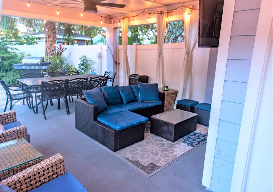 Patio, Seating area