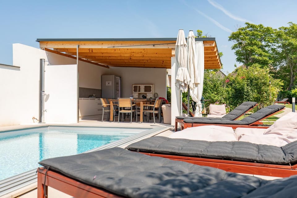 Swimming pool, sunbed