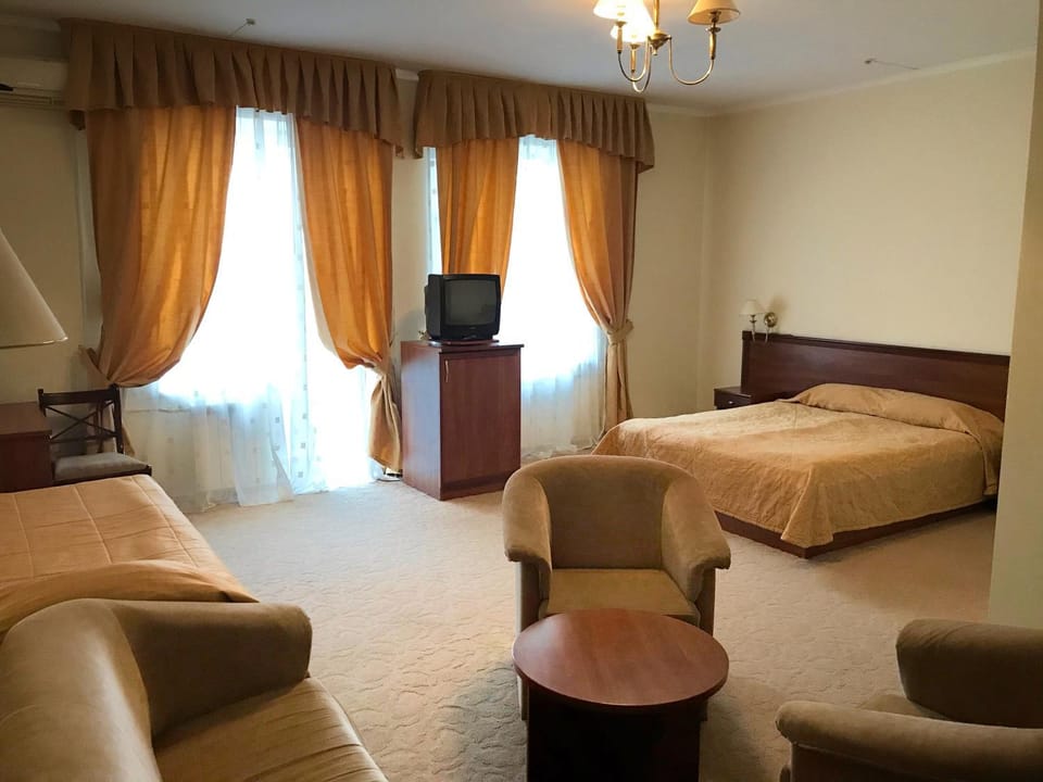 Living room, Photo of the whole room, Seating area