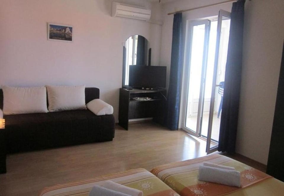 Living room, Bedroom