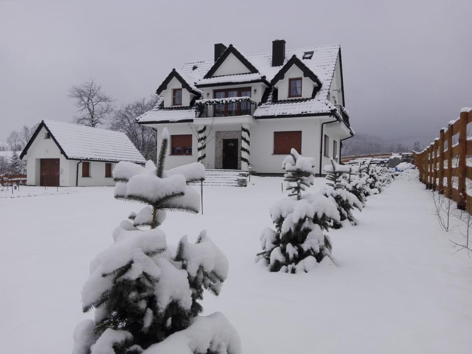 Property building, Winter