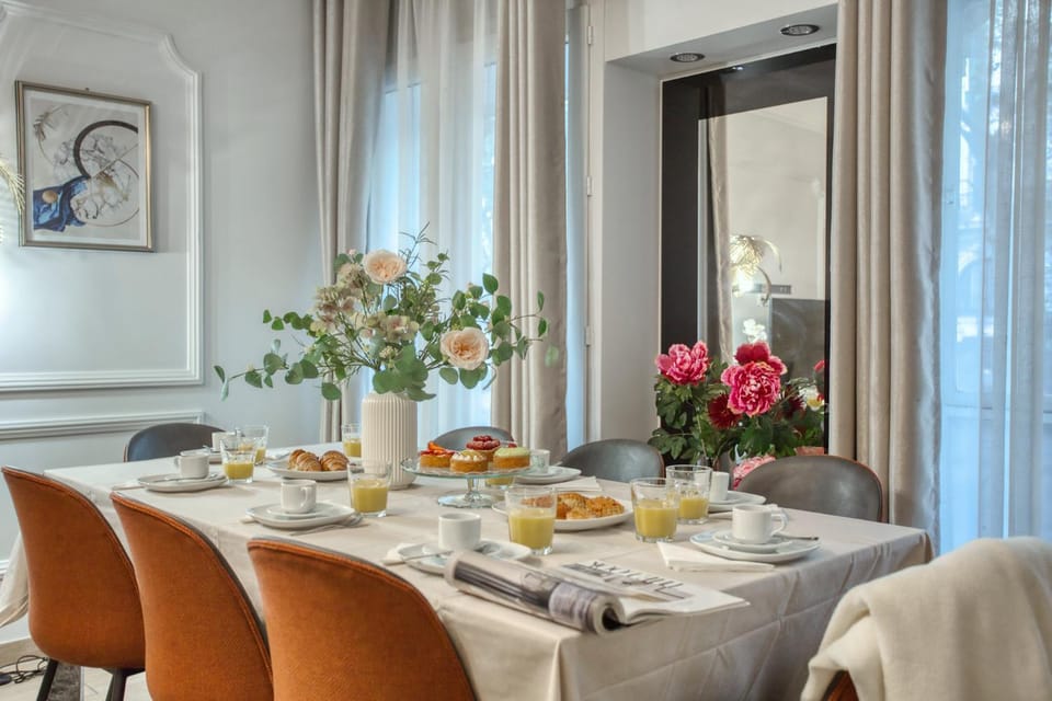 Living room, Breakfast