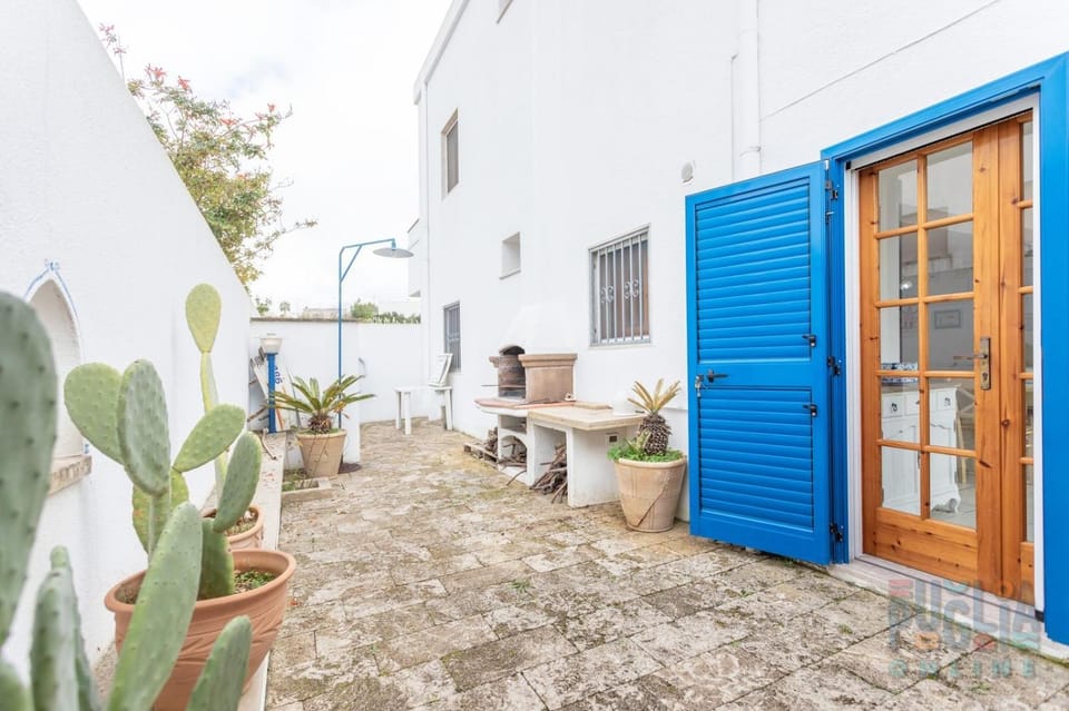 Patio, Day, Garden, Garden view