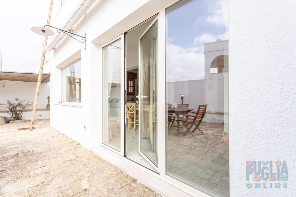 Property building, Patio, Day, View (from property/room), Balcony/Terrace, Dining area