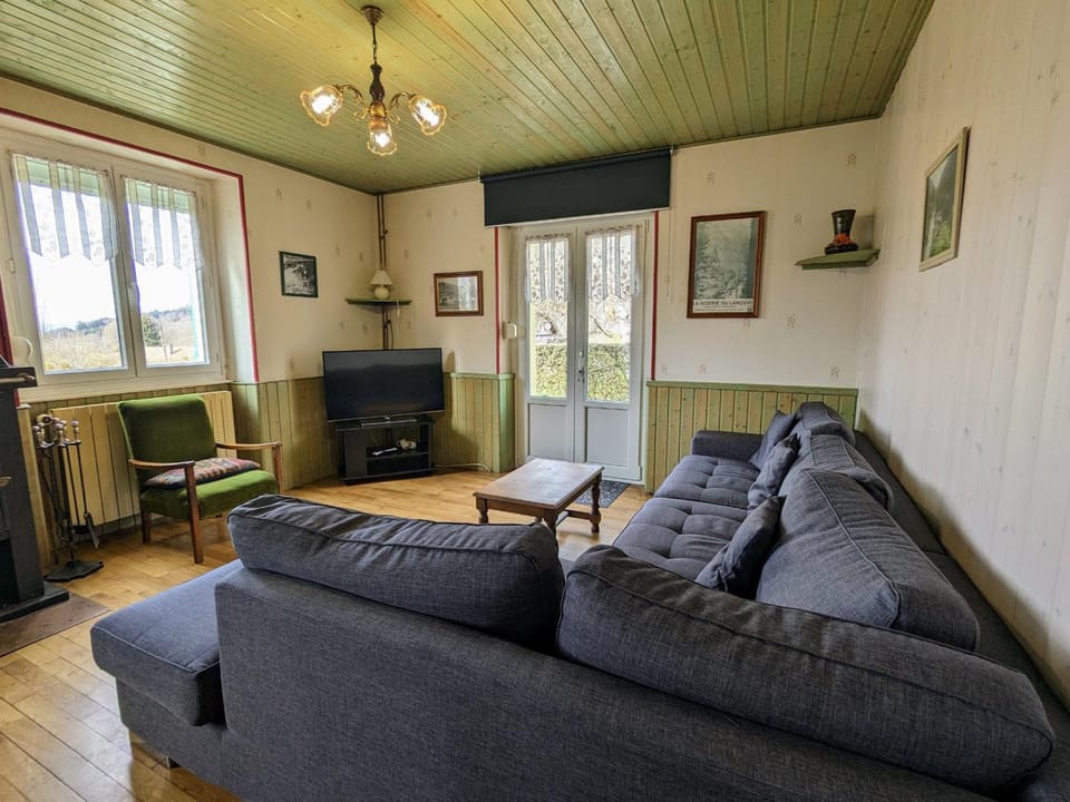 Gîte spacieux en ancienne ferme rénovée, idéal pour familles et amis – proche randos et sites touristiques - FR-1-589-6 House in Vosges