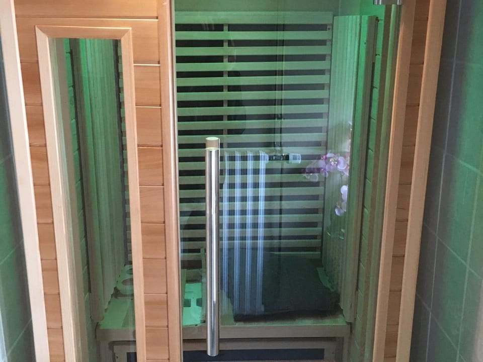 Gîte de Charme avec Sauna, Salle de Jeux et Connexion Fibre en Lorraine - FR-1-584-166 House in Grand Est