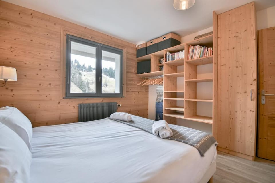 Bedroom, wardrobe