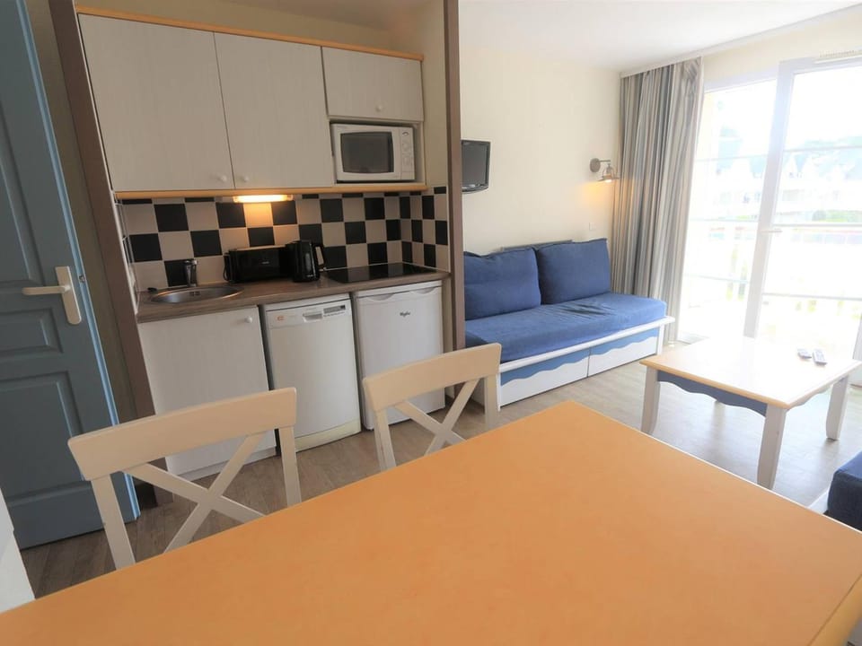Fouesnant, Appartement avec piscine chauffée, plage à pied - FR-1-481-83 Apartment in Fouesnant