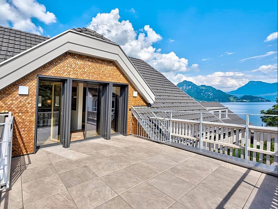 Balcony/Terrace, Lake view, Mountain view