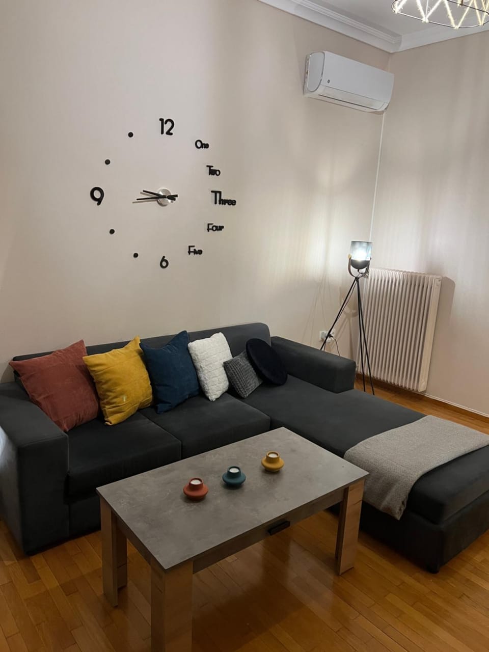 Living room, Seating area, air conditioner