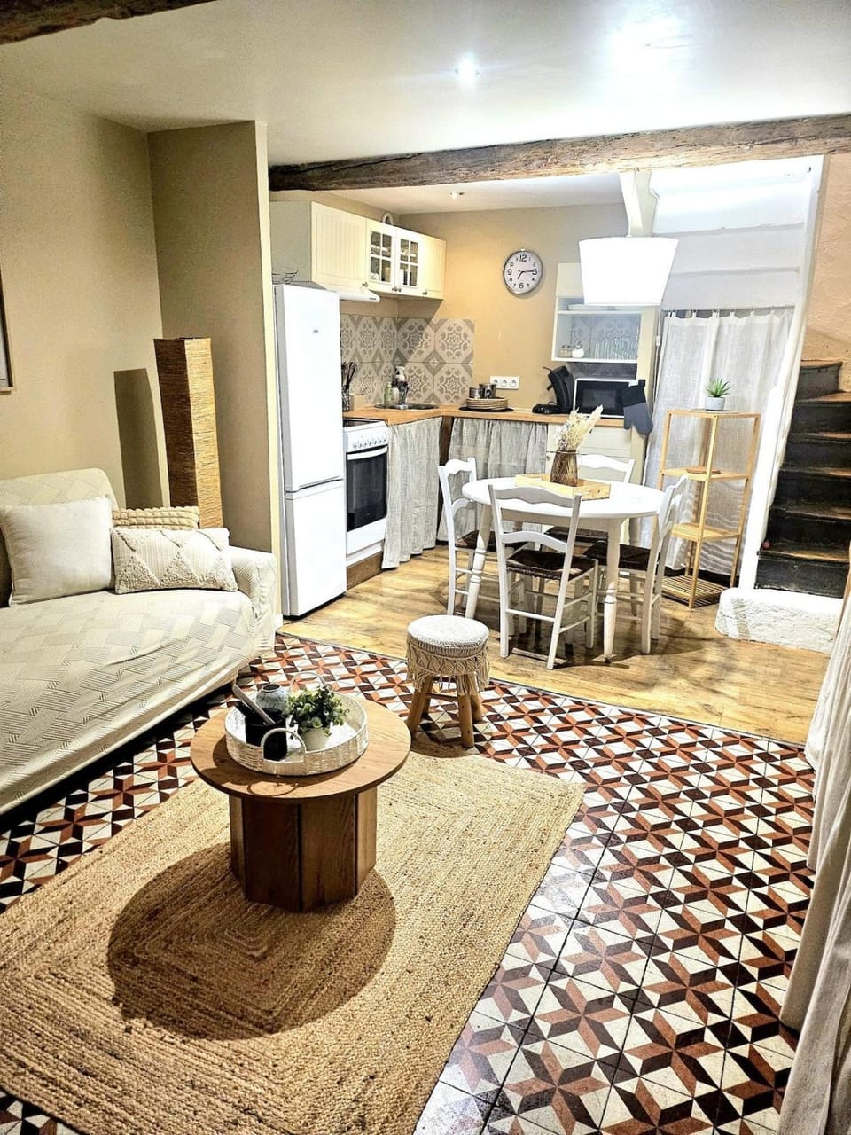Kitchen or kitchenette, Living room