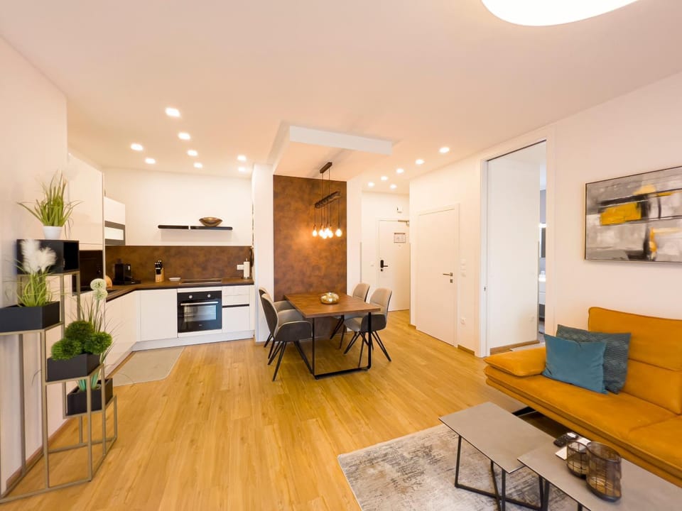 Kitchen or kitchenette, Living room, Seating area, Dining area
