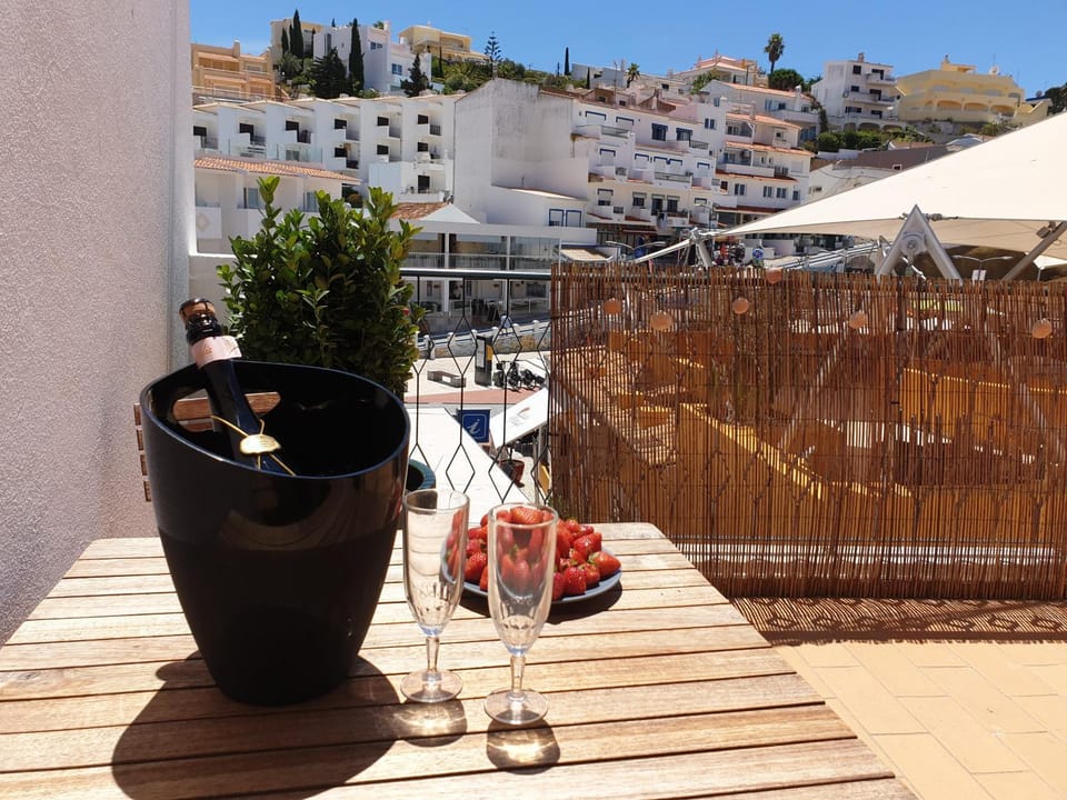 Natural landscape, Golfcourse, View (from property/room), Balcony/Terrace, Food and drinks, Tennis court, Canoeing, Hiking, Drinks, Alcoholic drinks, Sunrise, Sunset